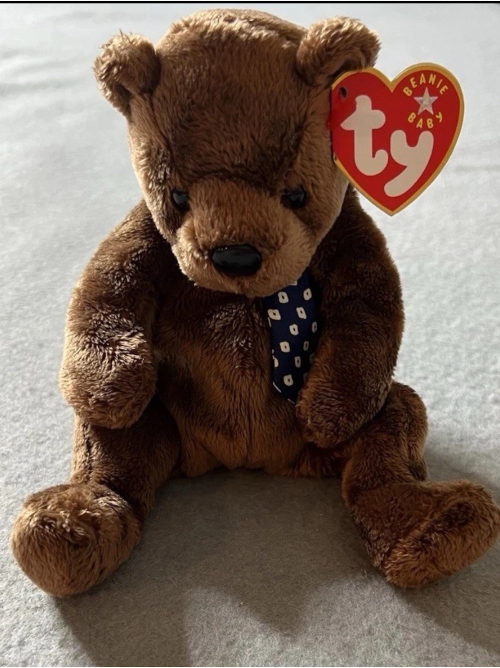 Near Mint Retired TY Beanie Baby Bear 7 in. Hero Father's Day 2000